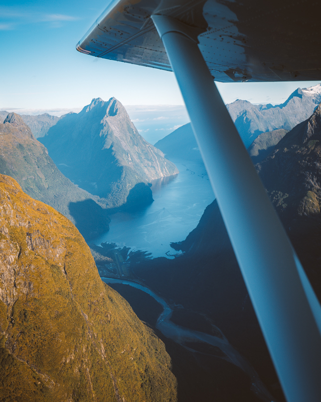 A Spectacular Morning Flying Through Fiordland & Into Milford Sound